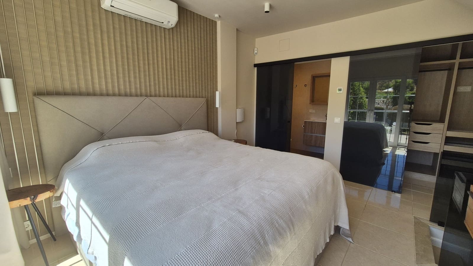 Casa de 4 habitaciones en Riviera del Sol en venta con piscina garaje - 965.000 € (Ref: 10009777)