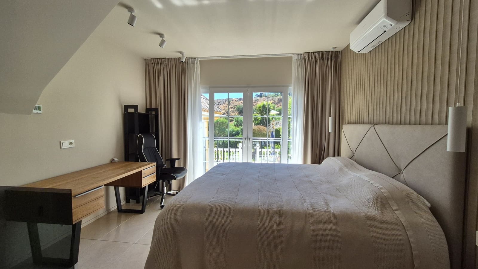 Casa de 4 habitaciones en Riviera del Sol en venta con piscina garaje - 965.000 € (Ref: 10009777)