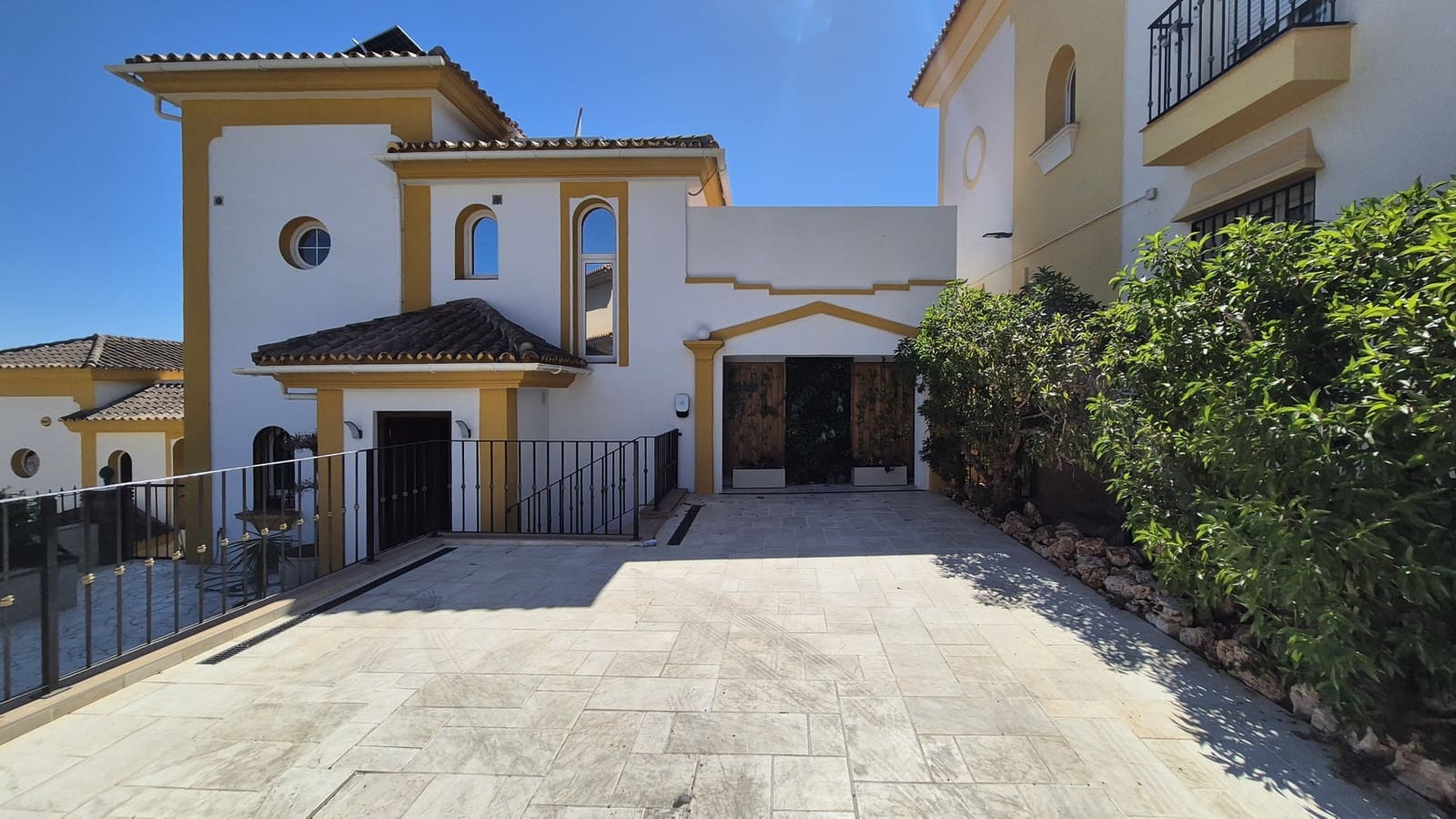 Casa de 4 habitaciones en Riviera del Sol en venta con piscina garaje - 965.000 € (Ref: 10009777)