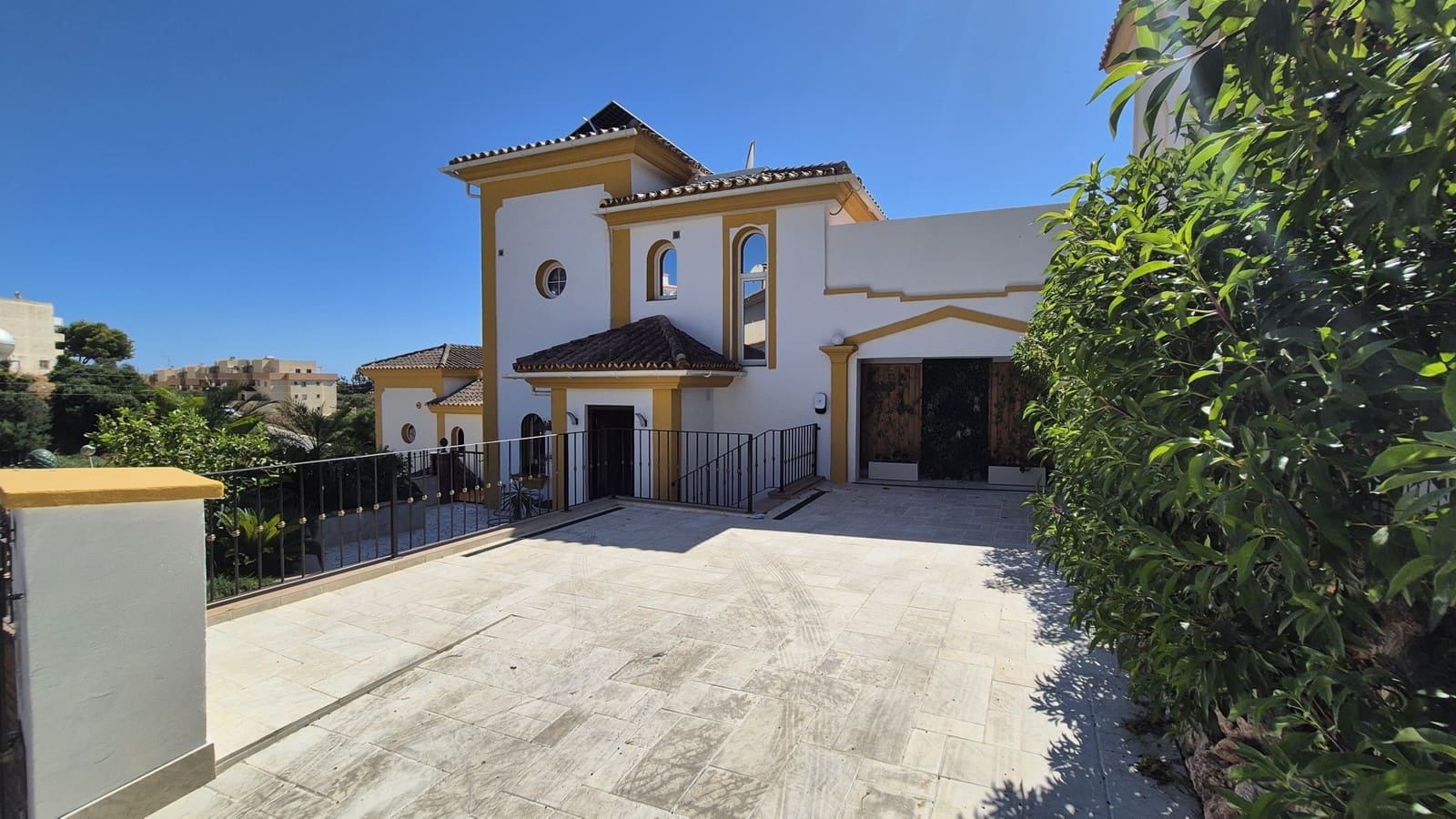 Casa de 4 habitaciones en Riviera del Sol en venta con piscina garaje - 965.000 € (Ref: 10009777)