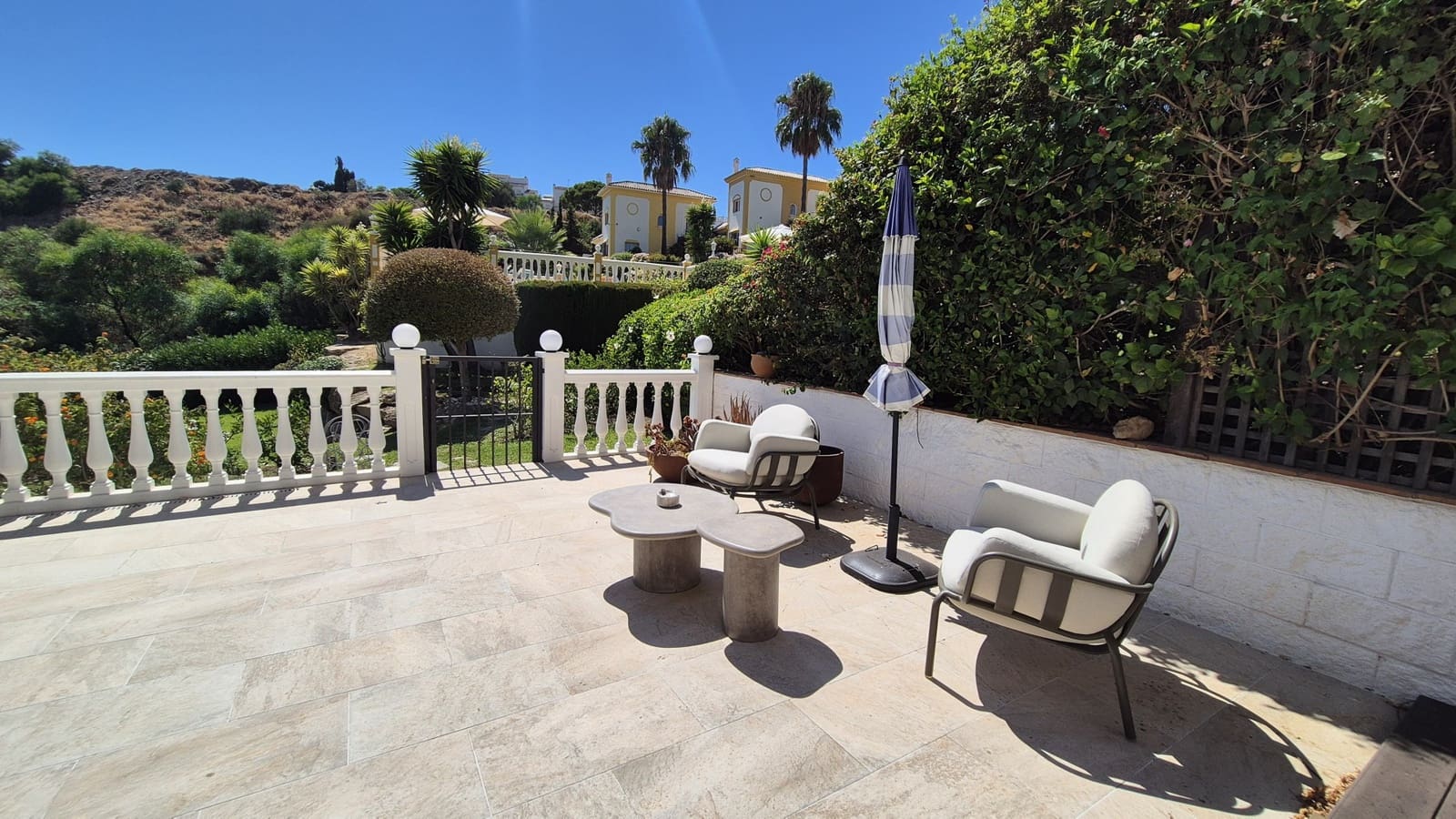 Casa de 4 habitaciones en Riviera del Sol en venta con piscina garaje - 965.000 € (Ref: 10009777)