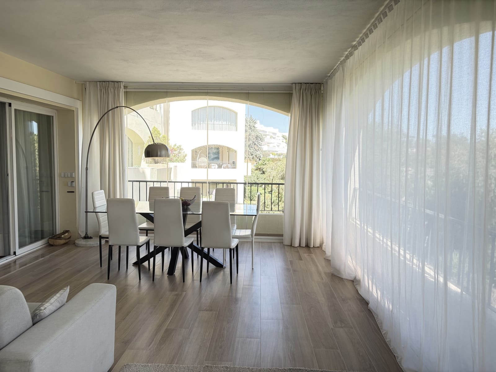 3 quarto Apartamento para arrendar em Marbella com piscina garagem - 3 500 € (Ref: 10012504)