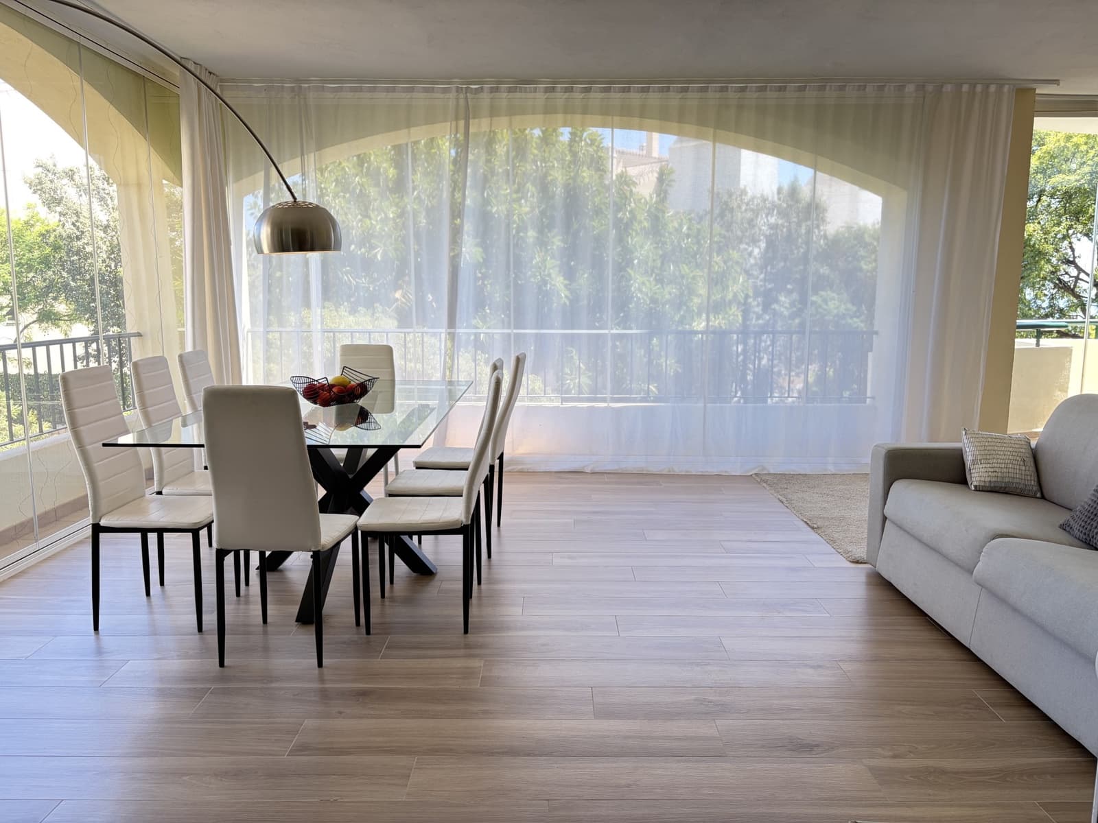 3 quarto Apartamento para arrendar em Marbella com piscina garagem - 3 500 € (Ref: 10012504)