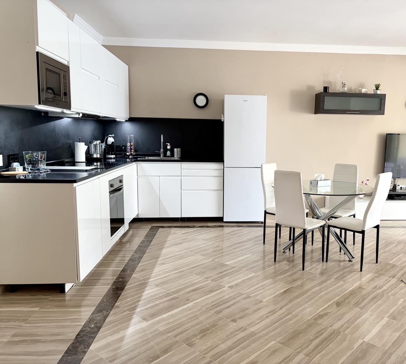 3 quarto Apartamento para arrendar em Marbella com piscina garagem - 3 500 € (Ref: 10012504)