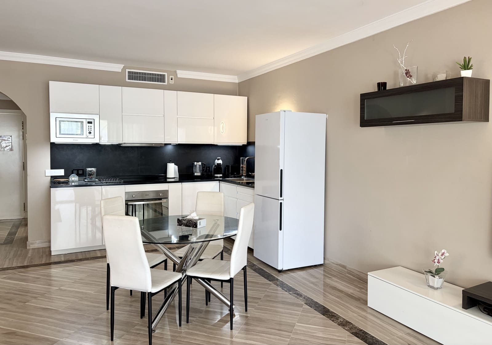 3 quarto Apartamento para arrendar em Marbella com piscina garagem - 3 500 € (Ref: 10012504)