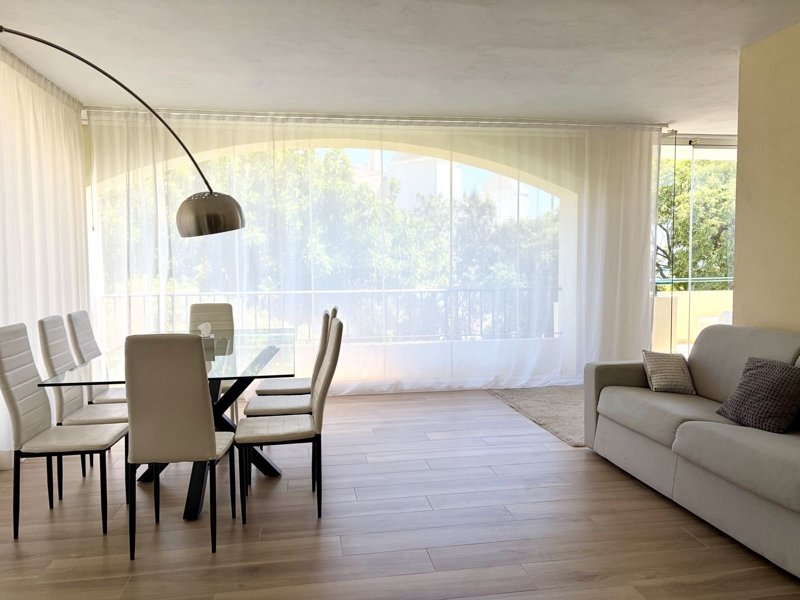 3 quarto Apartamento para arrendar em Marbella com piscina garagem - 3 500 € (Ref: 10012504)