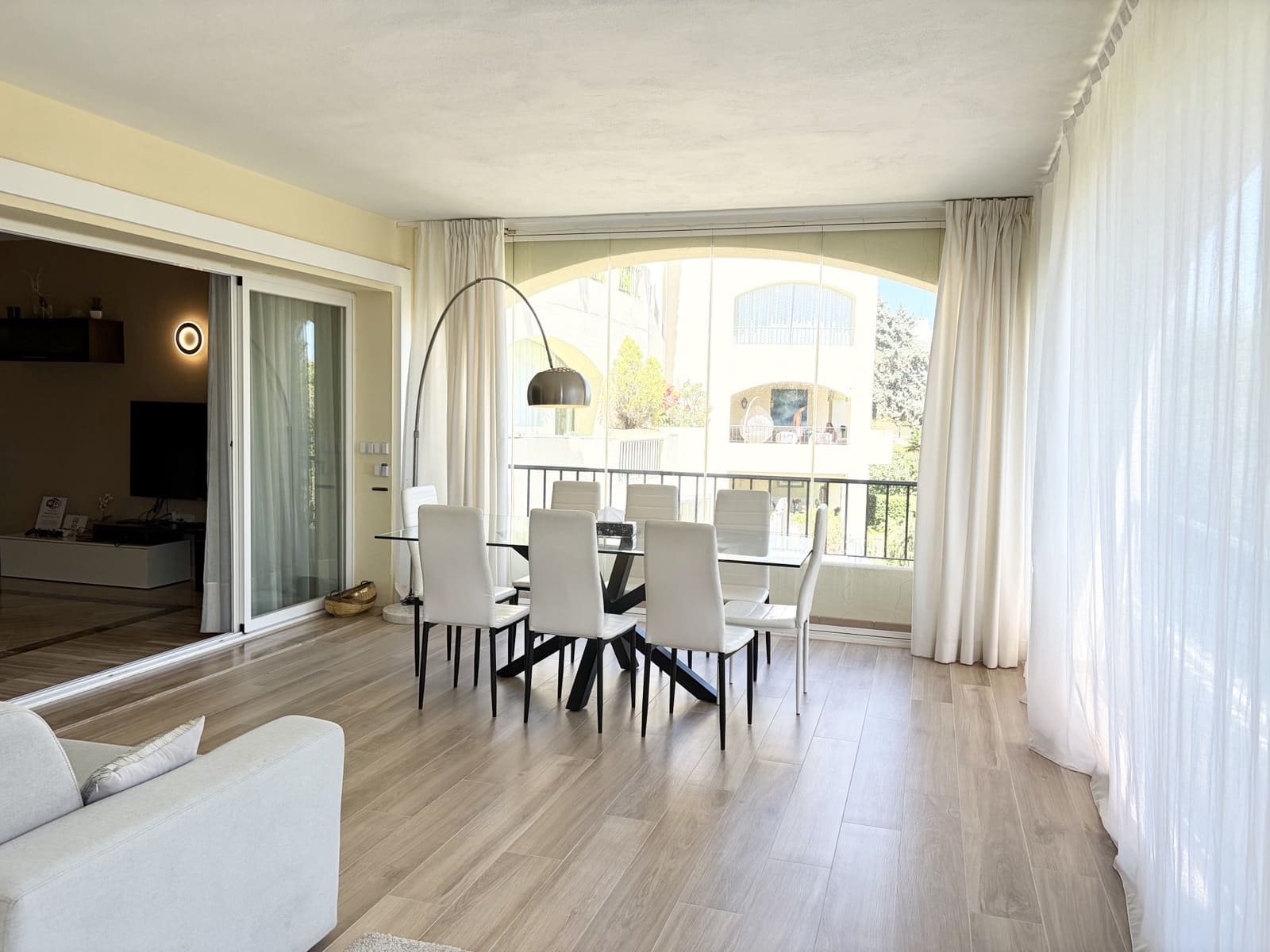 3 quarto Apartamento para arrendar em Marbella com piscina garagem - 3 500 € (Ref: 10012504)