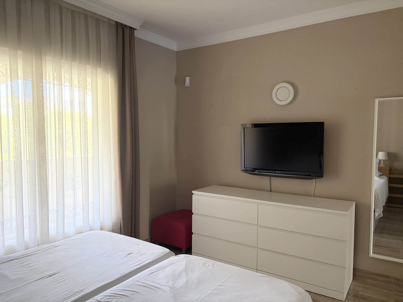 3 quarto Apartamento para arrendar em Marbella com piscina garagem - 3 500 € (Ref: 10012504)