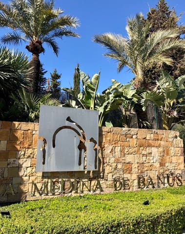 3 quarto Apartamento para arrendar em Marbella com piscina garagem - 4 000 € (Ref: 10012505)