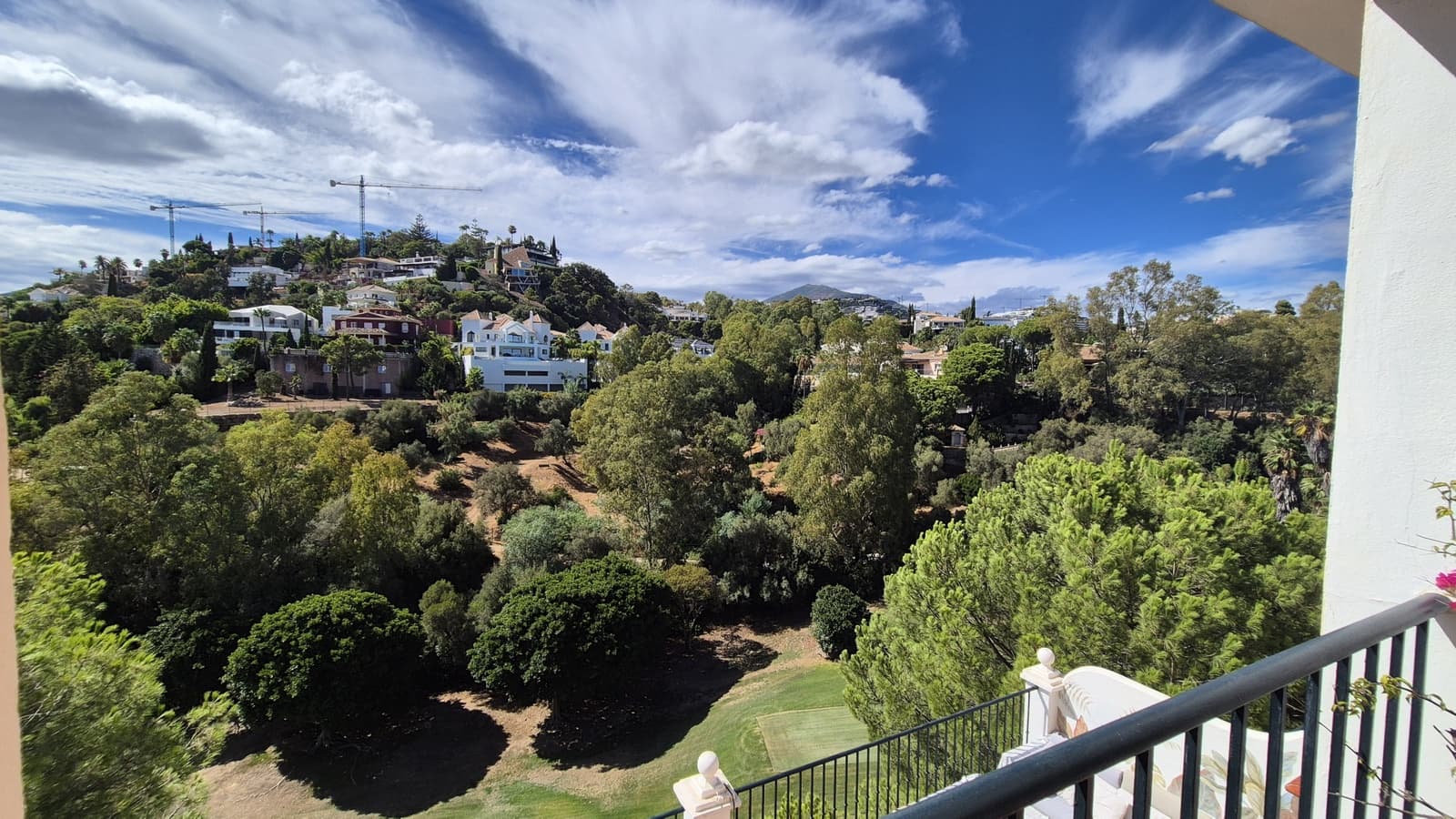 5 quarto Casa em Banda para venda em La Quinta com garagem - 980 000 € (Ref: 10035838)