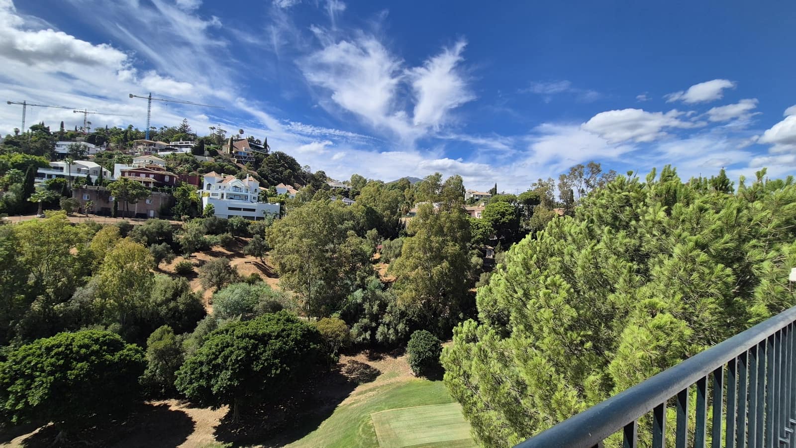 5 quarto Casa em Banda para venda em La Quinta com garagem - 980 000 € (Ref: 10035838)