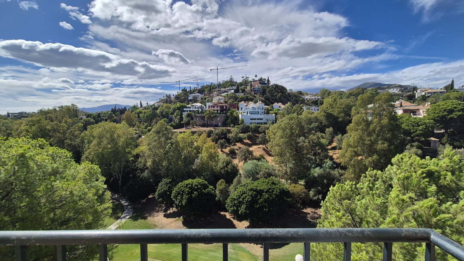 5 quarto Casa em Banda para venda em La Quinta com garagem - 980 000 € (Ref: 10035838)
