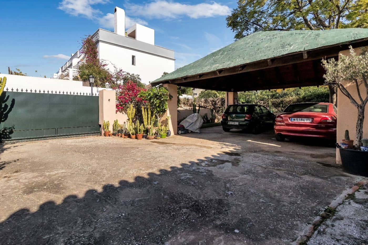 7 Zimmer Villa zu verkaufen in New Golden Mile mit Pool - 2.850.000 € (Ref: 10076673)