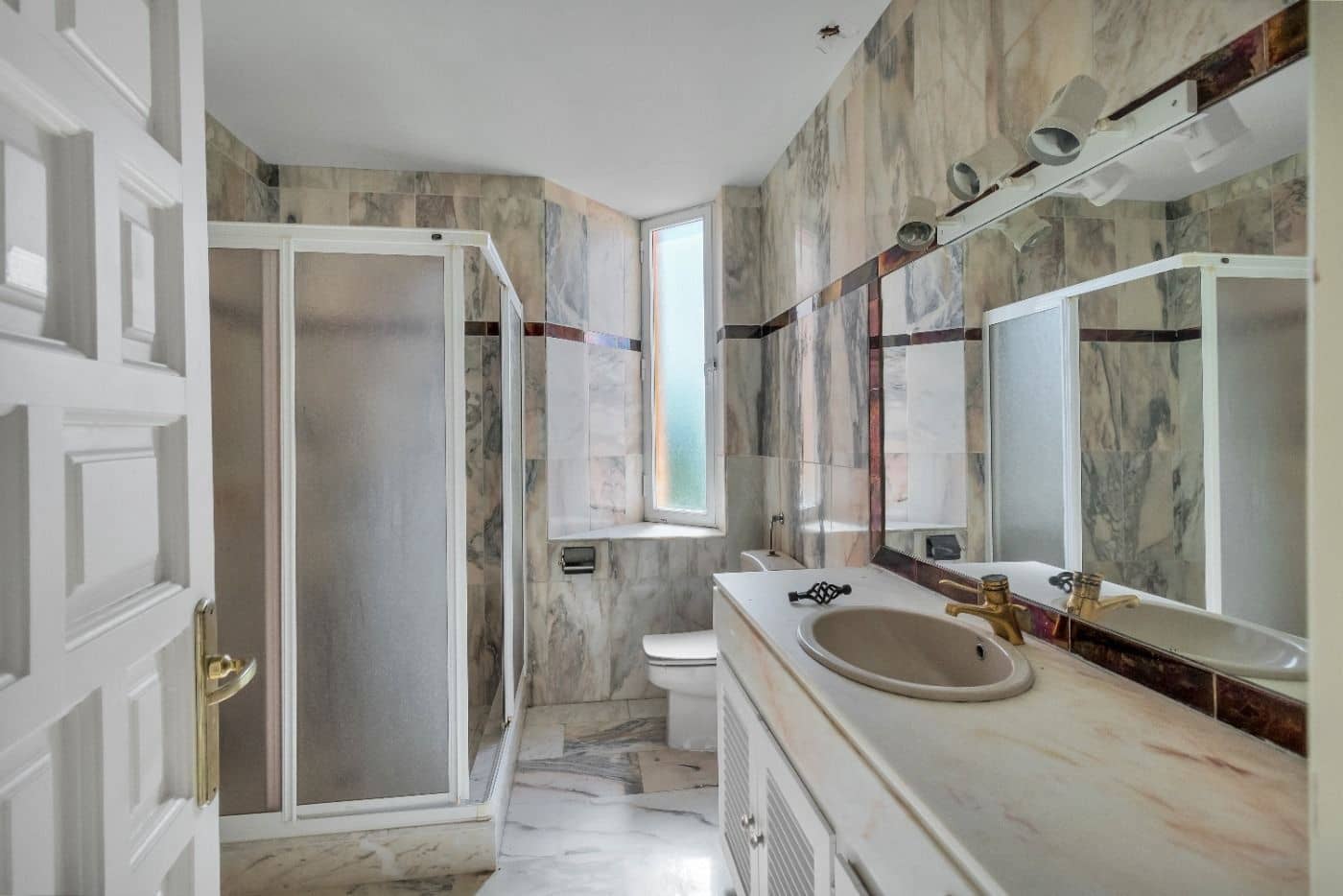 7 Zimmer Villa zu verkaufen in New Golden Mile mit Pool - 2.850.000 € (Ref: 10076673)