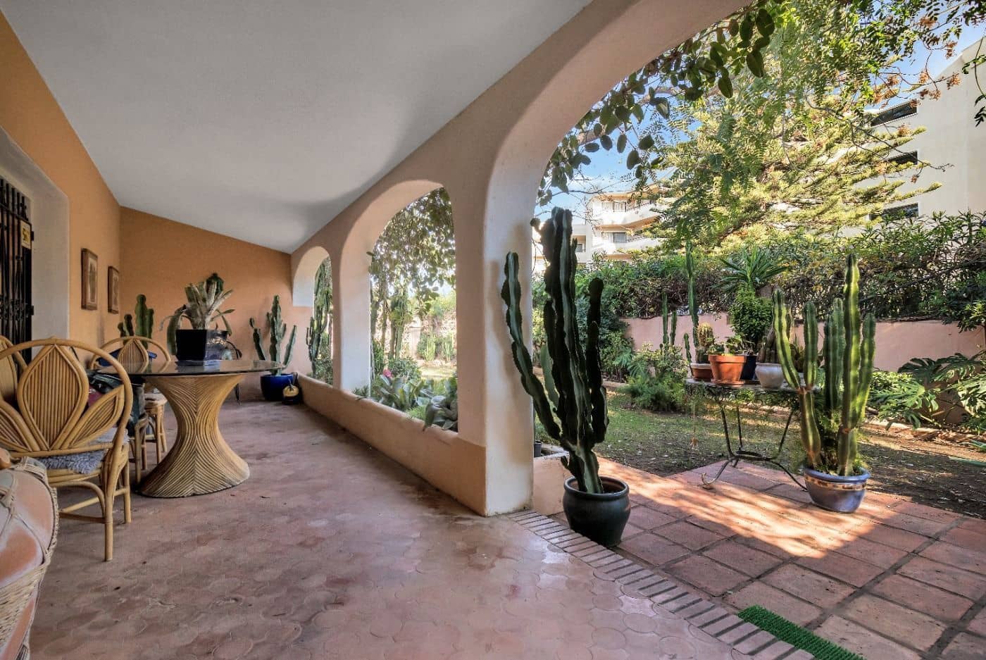 7 Zimmer Villa zu verkaufen in New Golden Mile mit Pool - 2.850.000 € (Ref: 10076673)
