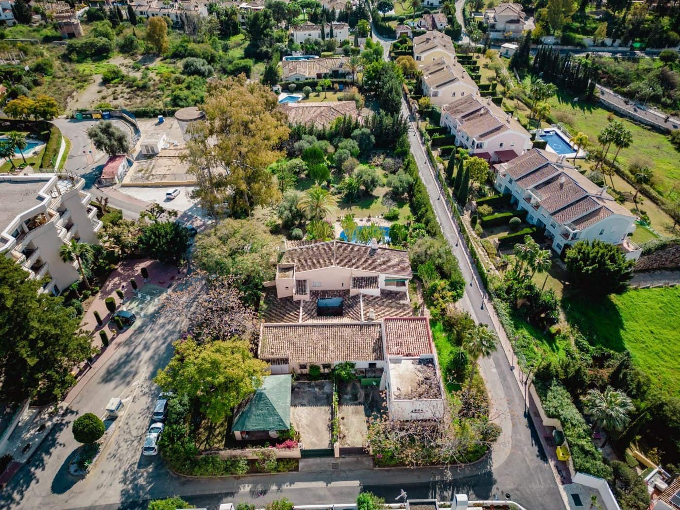 7 Zimmer Villa zu verkaufen in New Golden Mile mit Pool - 2.850.000 € (Ref: 10076673)