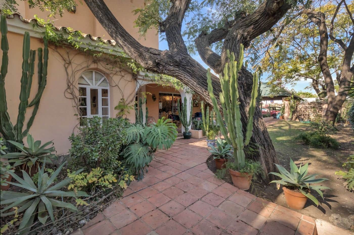 7 Zimmer Villa zu verkaufen in New Golden Mile mit Pool - 2.850.000 € (Ref: 10076673)