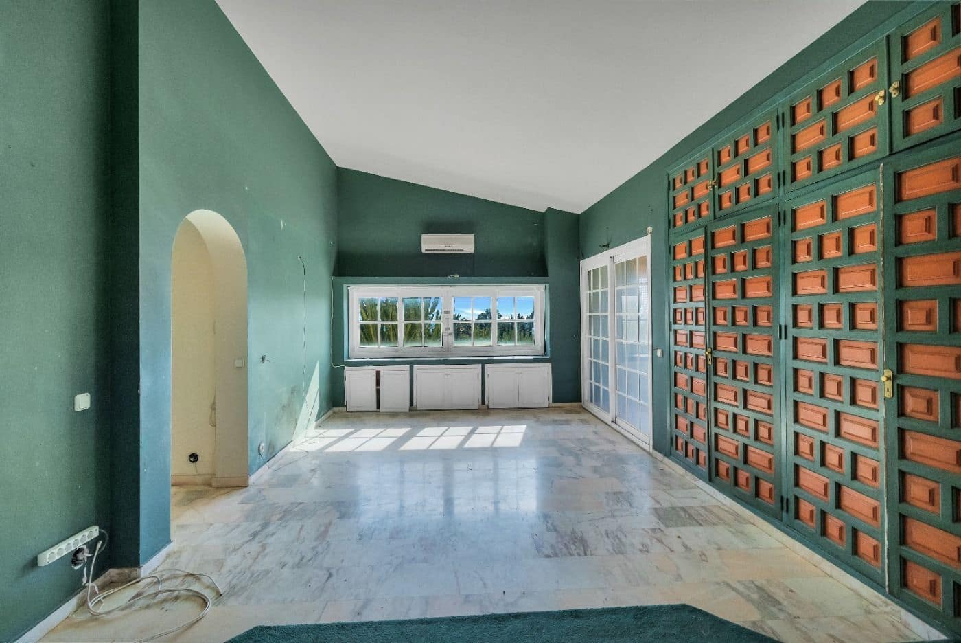 7 Zimmer Villa zu verkaufen in New Golden Mile mit Pool - 2.850.000 € (Ref: 10076673)