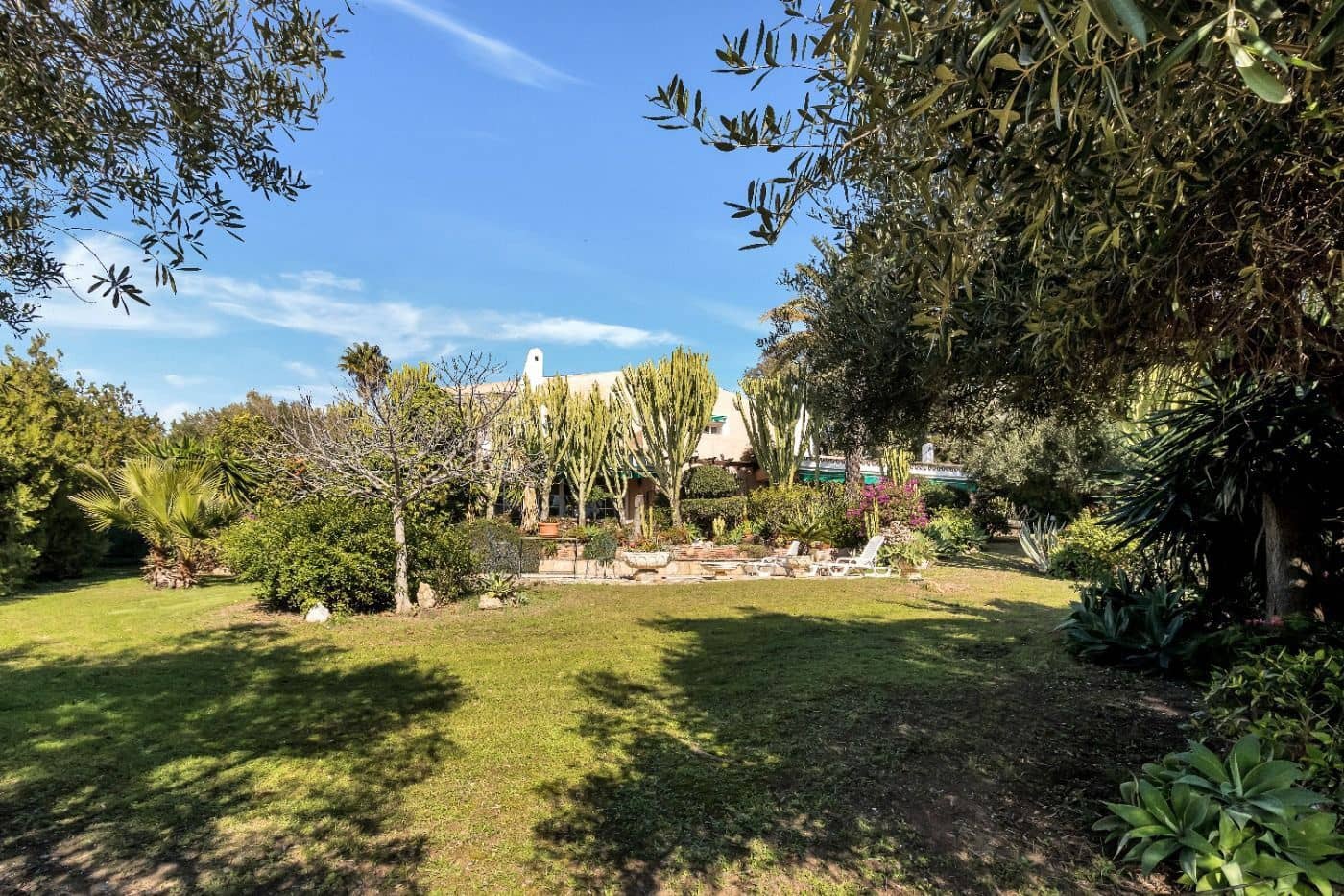 7 Zimmer Villa zu verkaufen in New Golden Mile mit Pool - 2.850.000 € (Ref: 10076673)