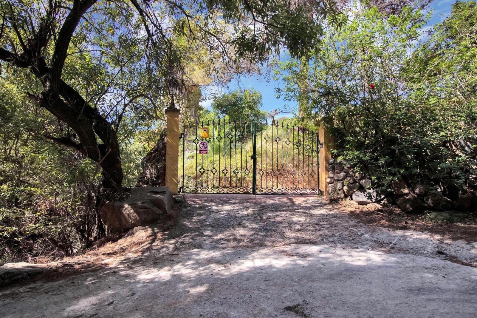 3 bedroom Finca/Country House for sale in Ojen with pool garage - € 998,000 (Ref: 10076675)