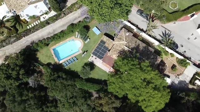 5 chambre Villa/Maison à vendre à Elviria, Marbella avec piscine garage - 1 075 000 € (Ref: 10076676)