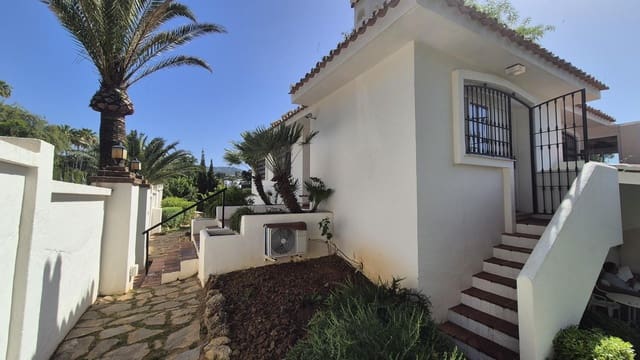 5 chambre Villa/Maison à vendre à Elviria, Marbella avec piscine garage - 1 075 000 € (Ref: 10076676)