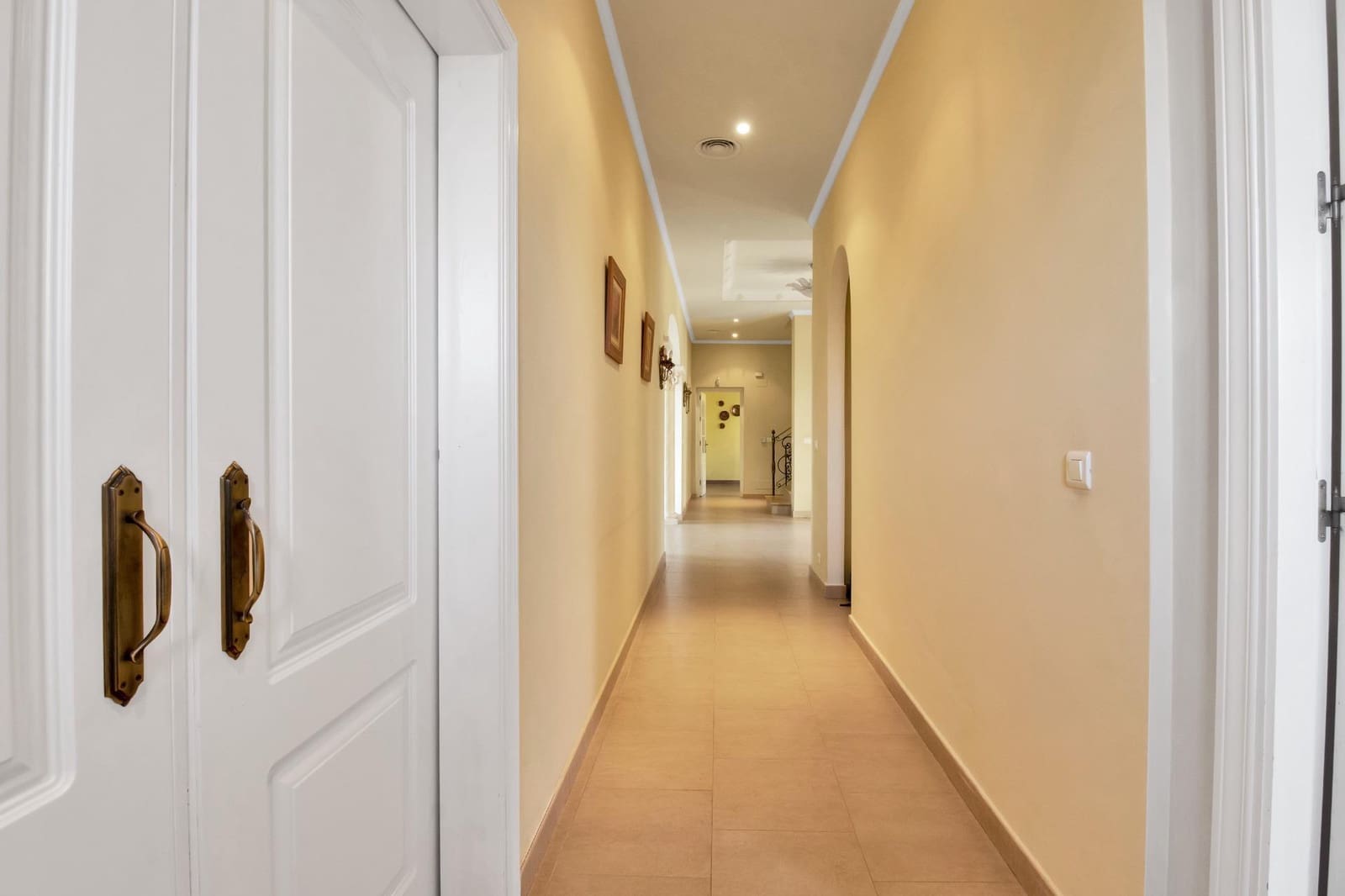 8 slaapkamer Villa te koop in Estepona met zwembad garage - € 1.950.000 (Ref: 10076681)