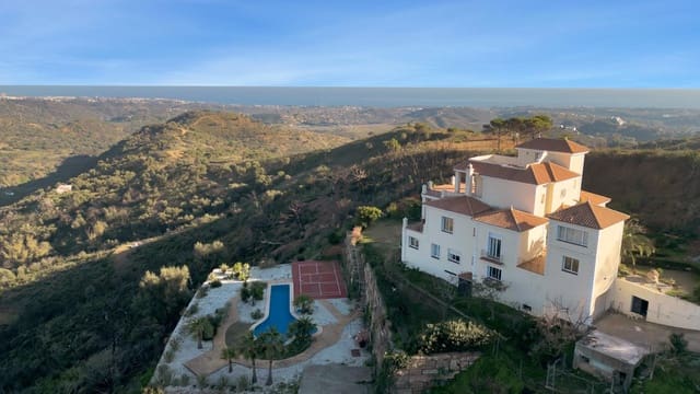 8 slaapkamer Villa te koop in Estepona met zwembad garage - € 1.950.000 (Ref: 10076681)