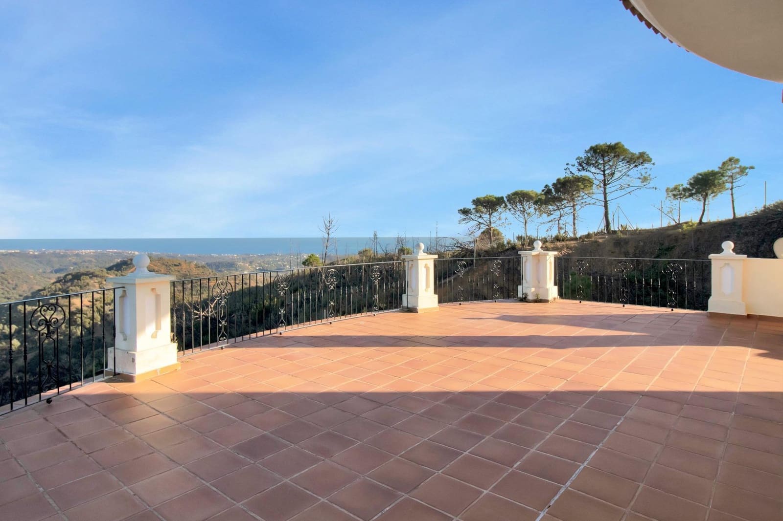 8 slaapkamer Villa te koop in Estepona met zwembad garage - € 1.950.000 (Ref: 10076681)
