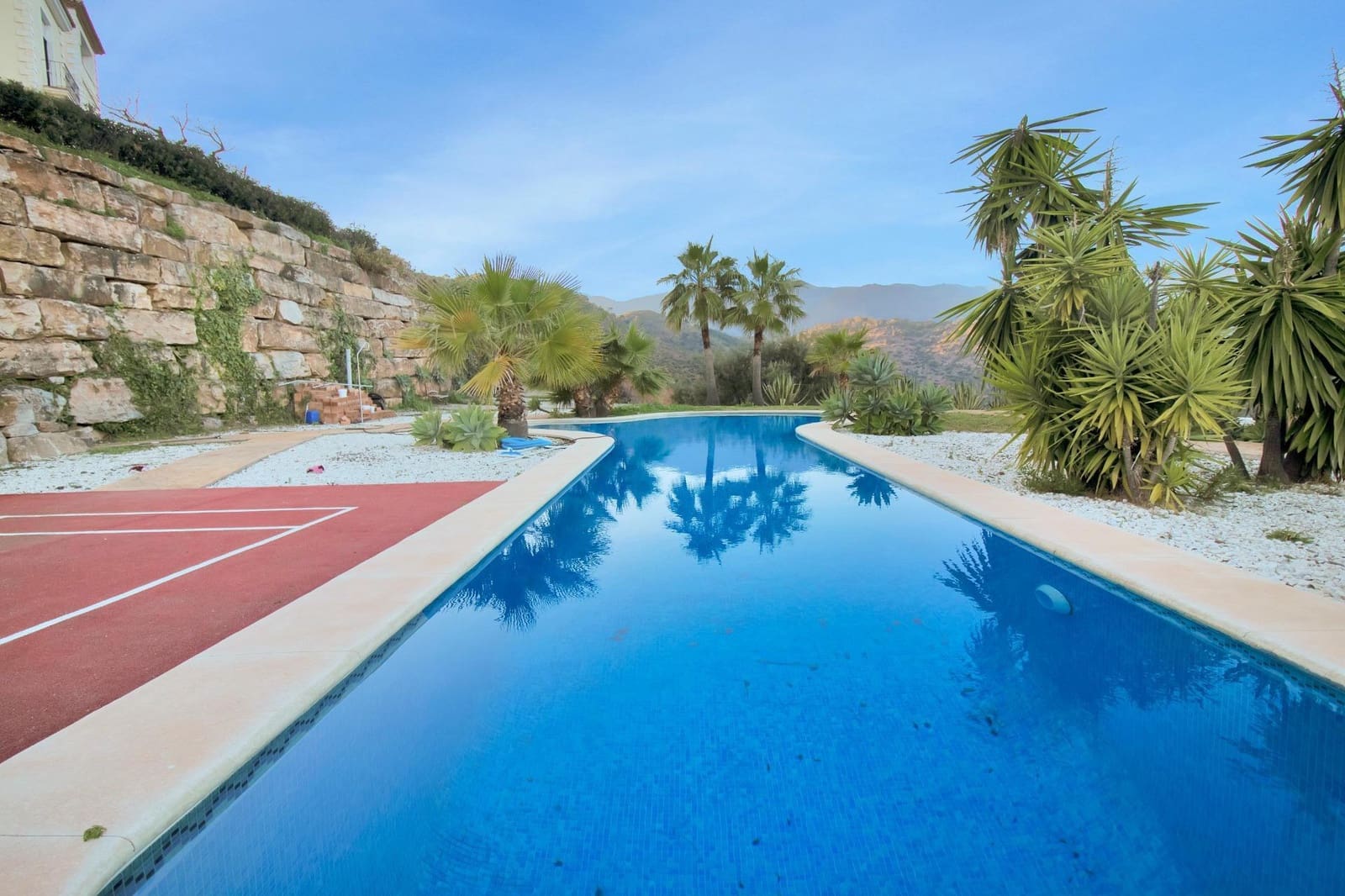 8 slaapkamer Villa te koop in Estepona met zwembad garage - € 1.950.000 (Ref: 10076681)