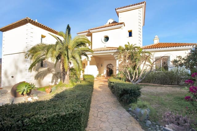 8 slaapkamer Villa te koop in Estepona met zwembad garage - € 1.950.000 (Ref: 10076681)