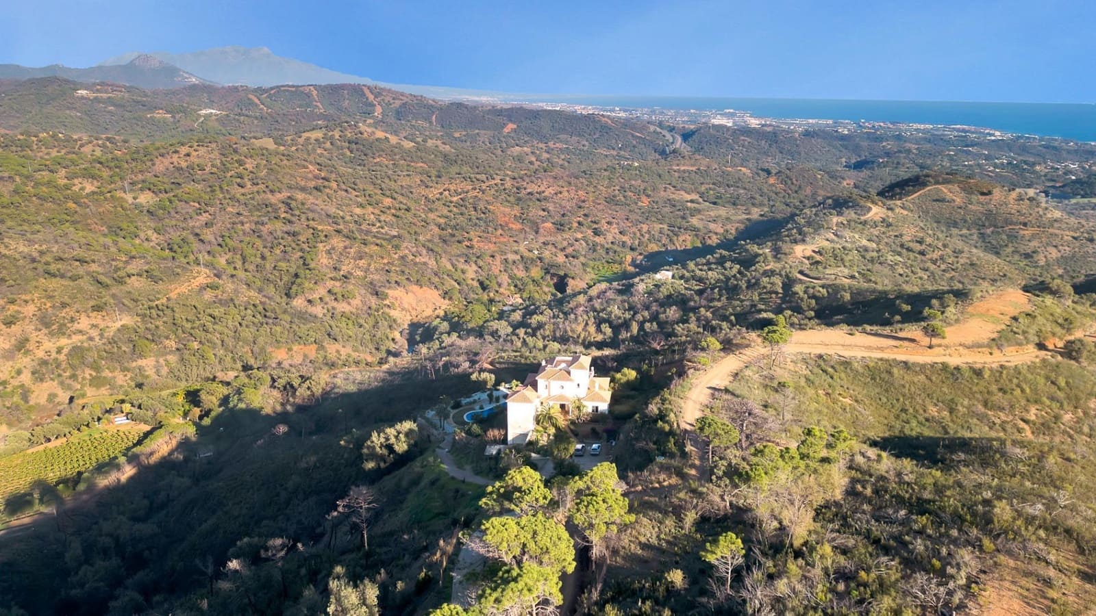 8 slaapkamer Villa te koop in Estepona met zwembad garage - € 1.950.000 (Ref: 10076681)
