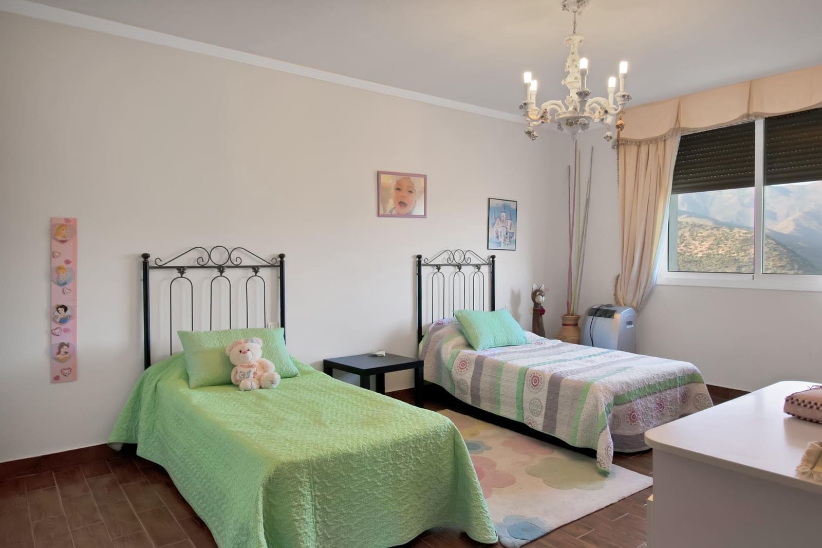 8 slaapkamer Villa te koop in Estepona met zwembad garage - € 1.950.000 (Ref: 10076681)