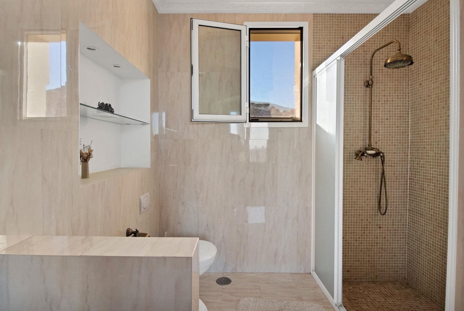 8 slaapkamer Villa te koop in Estepona met zwembad garage - € 1.950.000 (Ref: 10076681)