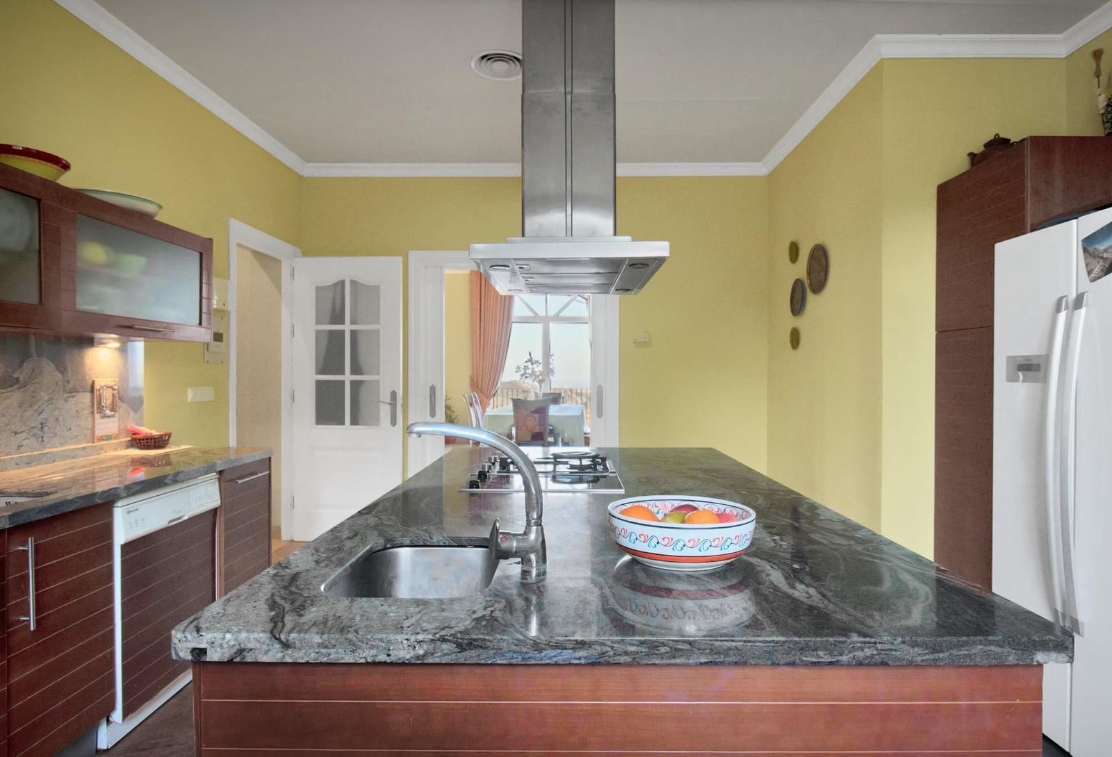 8 slaapkamer Villa te koop in Estepona met zwembad garage - € 1.950.000 (Ref: 10076681)
