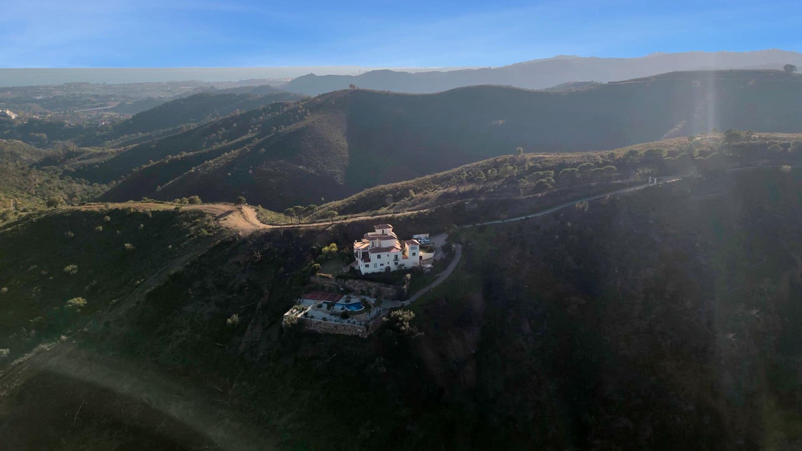 8 slaapkamer Villa te koop in Estepona met zwembad garage - € 1.950.000 (Ref: 10076681)