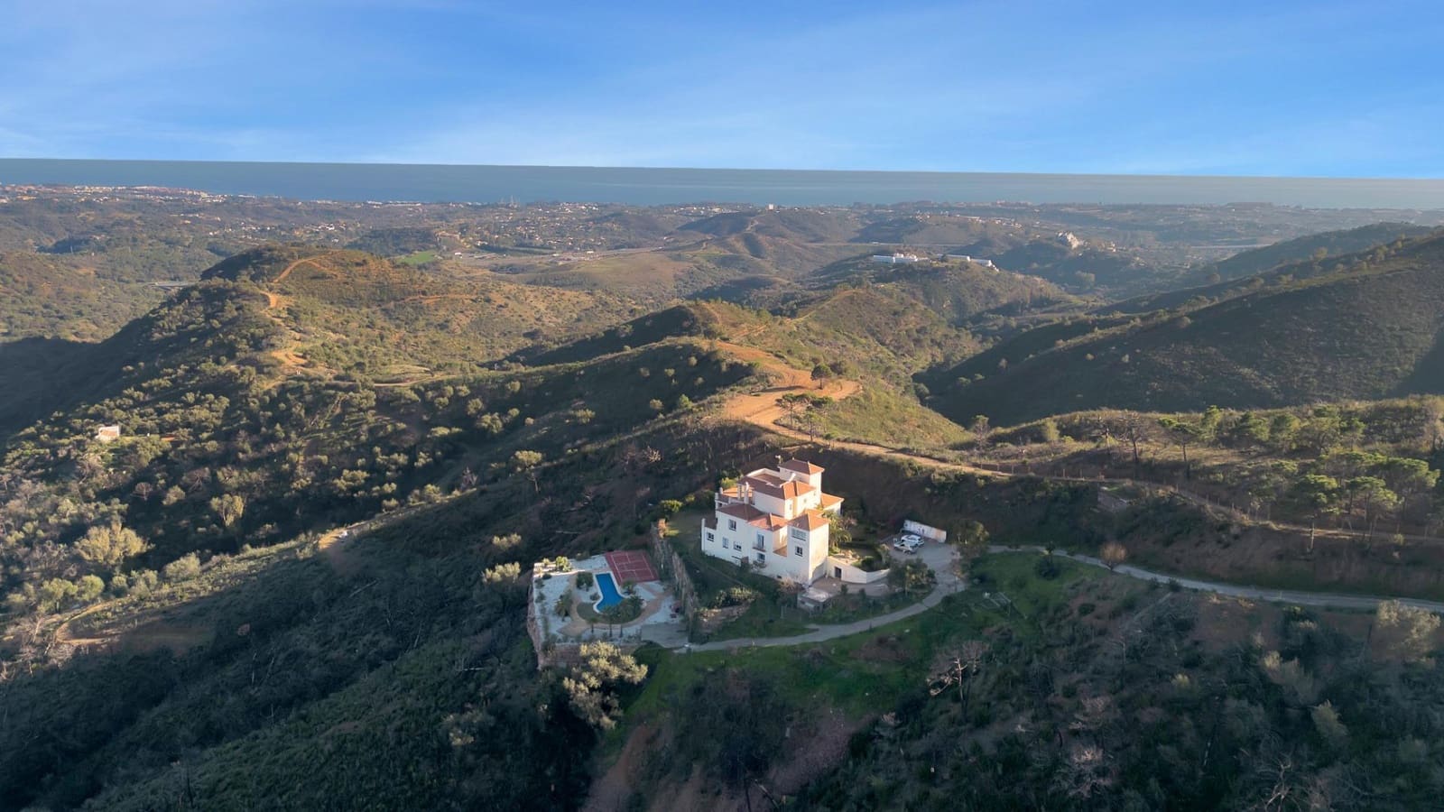 8 slaapkamer Villa te koop in Estepona met zwembad garage - € 1.950.000 (Ref: 10076681)