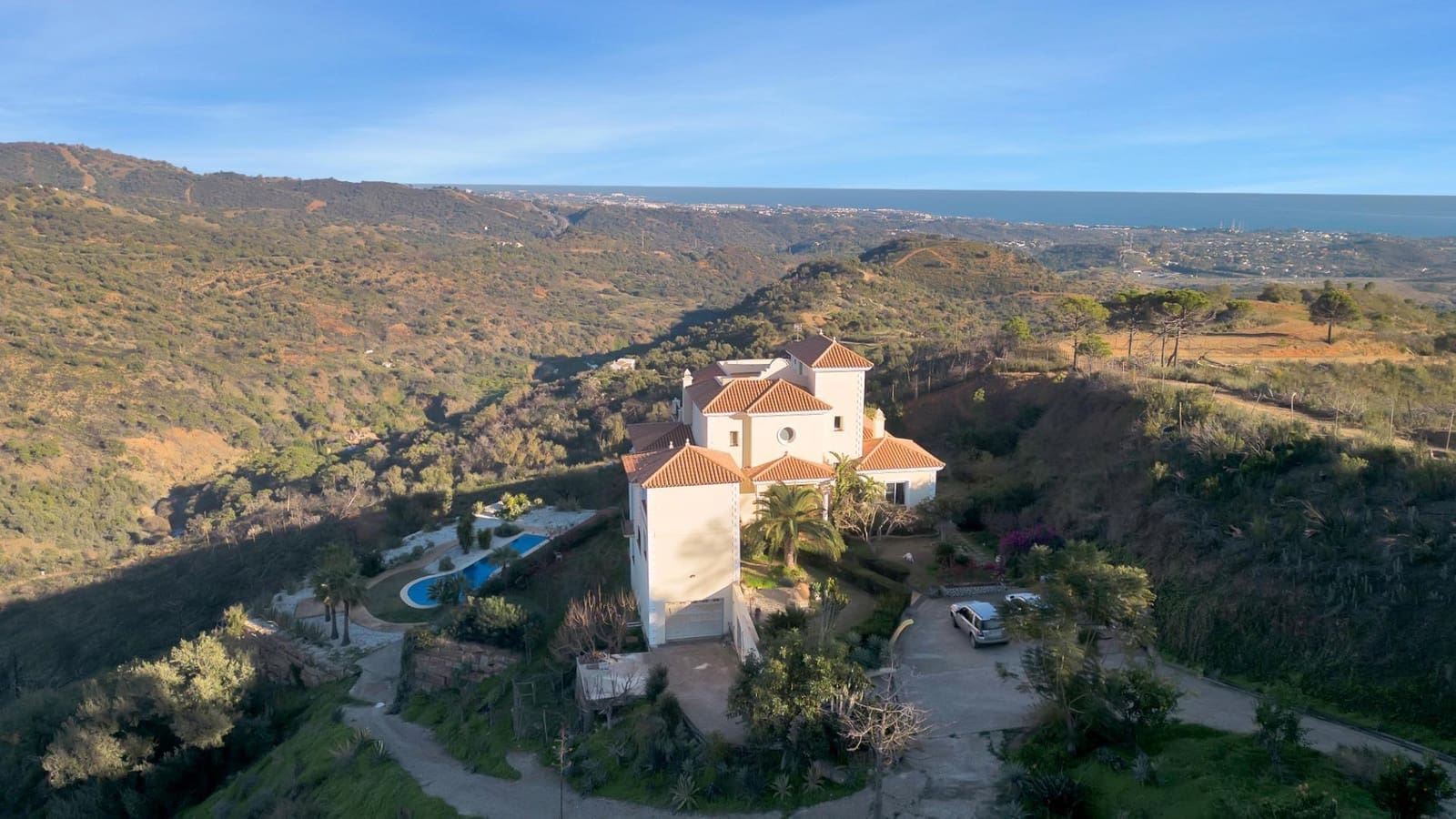 8 slaapkamer Villa te koop in Estepona met zwembad garage - € 1.950.000 (Ref: 10076681)