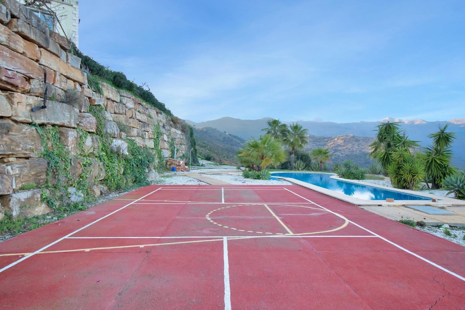 8 slaapkamer Villa te koop in Estepona met zwembad garage - € 1.950.000 (Ref: 10076681)