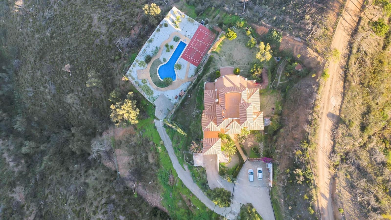 8 slaapkamer Villa te koop in Estepona met zwembad garage - € 1.950.000 (Ref: 10076681)