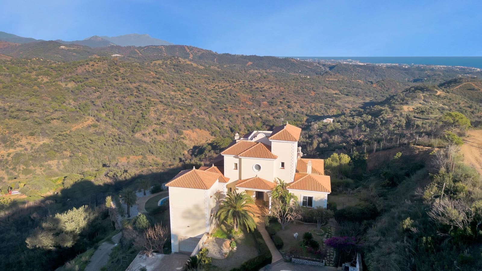 8 slaapkamer Villa te koop in Estepona met zwembad garage - € 1.950.000 (Ref: 10076681)