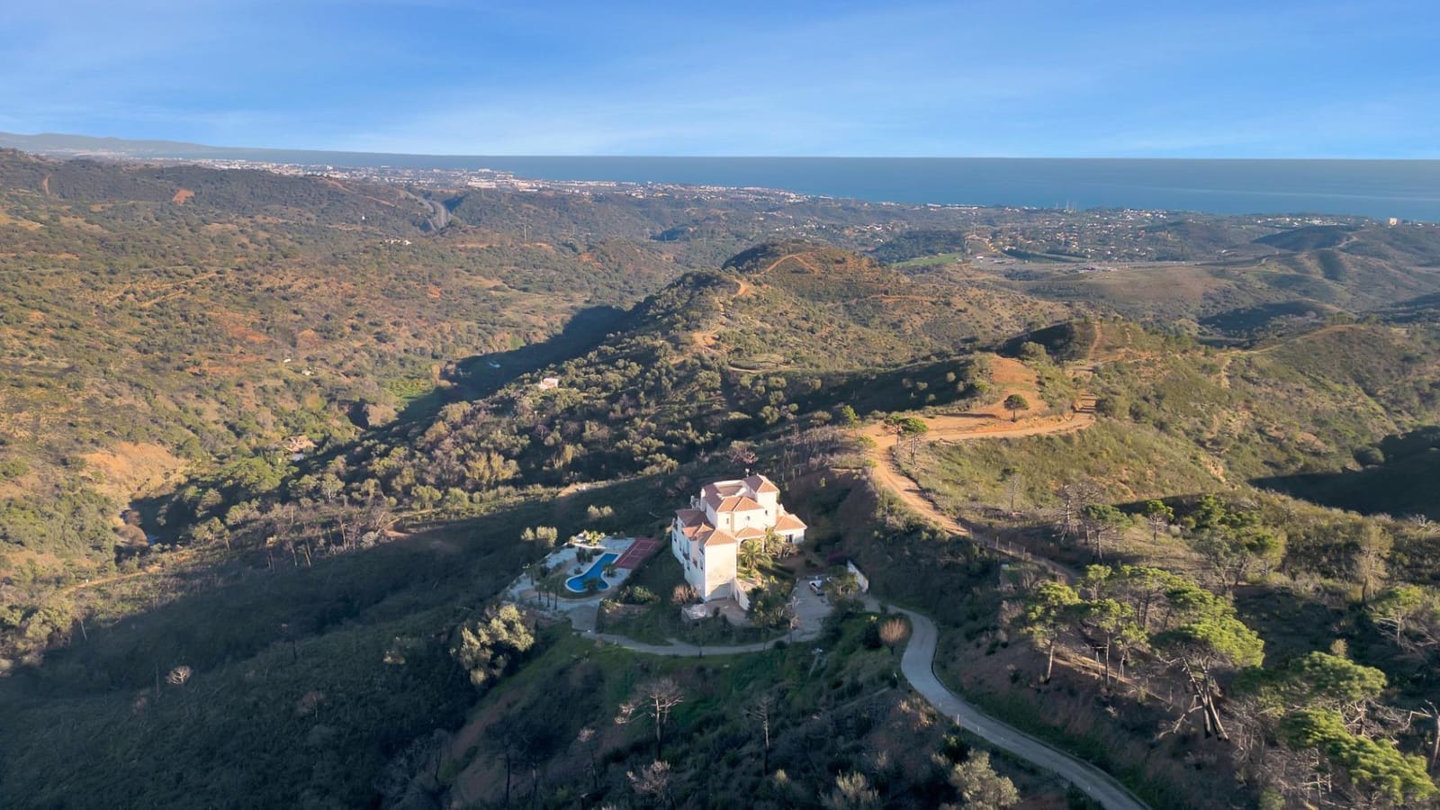 8 slaapkamer Villa te koop in Estepona met zwembad garage - € 1.950.000 (Ref: 10076681)