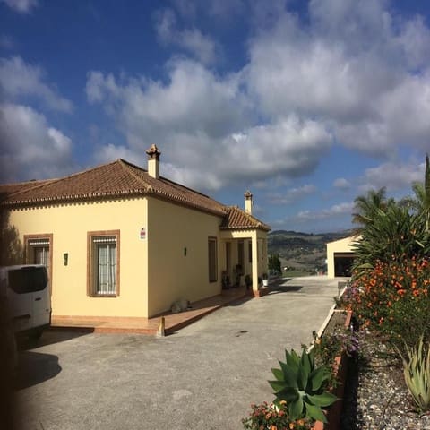 6 Zimmer Villa zu verkaufen in San Martin del Tesorillo mit Pool - 1.900.000 € (Ref: 10076686)