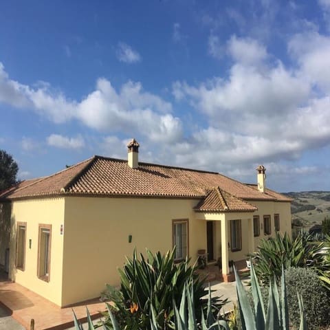 6 Zimmer Villa zu verkaufen in San Martin del Tesorillo mit Pool - 1.900.000 € (Ref: 10076686)