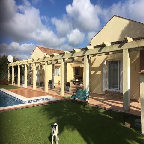 6 Zimmer Villa zu verkaufen in San Martin del Tesorillo mit Pool - 1.900.000 € (Ref: 10076686)