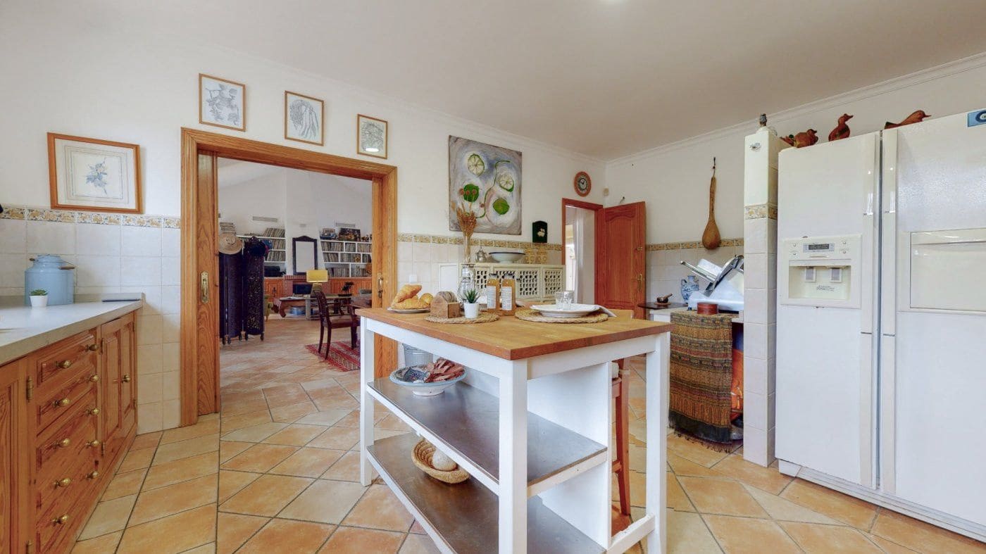 6 Zimmer Villa zu verkaufen in San Martin del Tesorillo mit Pool - 1.900.000 € (Ref: 10076686)