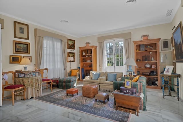 6 makuuhuone Huvila myytävänä paikassa Puerto Banus, Marbella mukana uima-altaan 
autotalli - 3 150 000 € (Ref: 10076687)