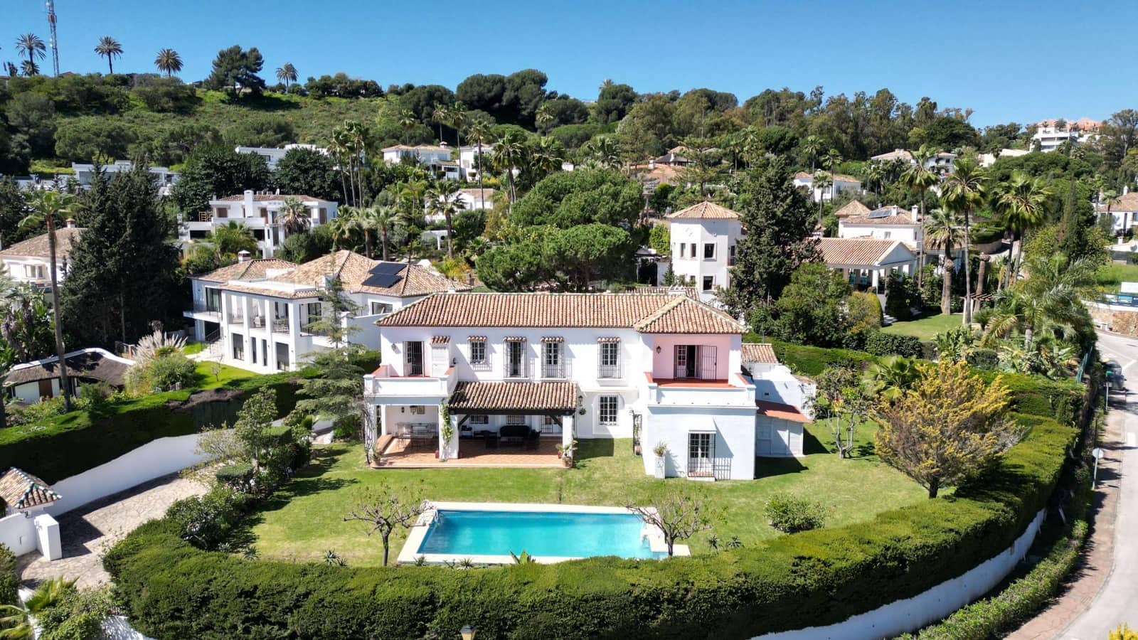 6 makuuhuone Huvila myytävänä paikassa Puerto Banus mukana uima-altaan 
autotalli - 3 150 000 € (Ref: 10076687)