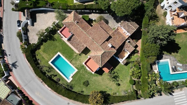 6 makuuhuone Huvila myytävänä paikassa Puerto Banus, Marbella mukana uima-altaan 
autotalli - 3 150 000 € (Ref: 10076687)