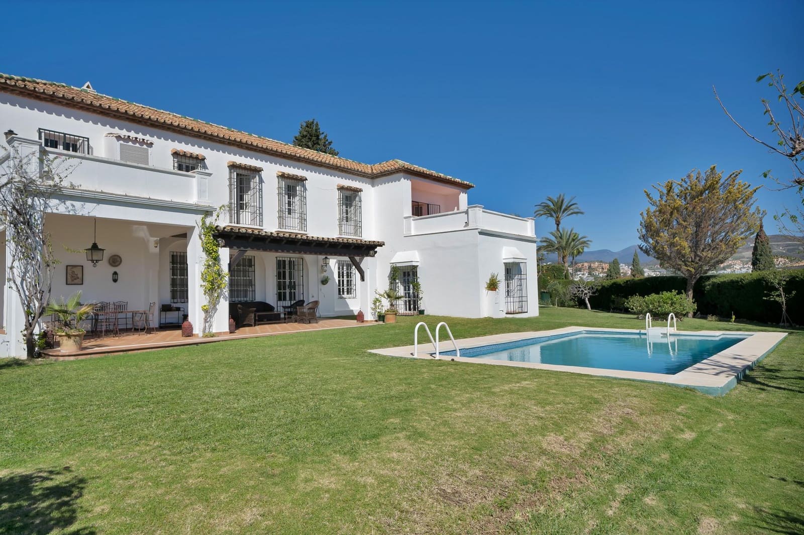 6 makuuhuone Huvila myytävänä paikassa Puerto Banus mukana uima-altaan 
autotalli - 3 150 000 € (Ref: 10076687)